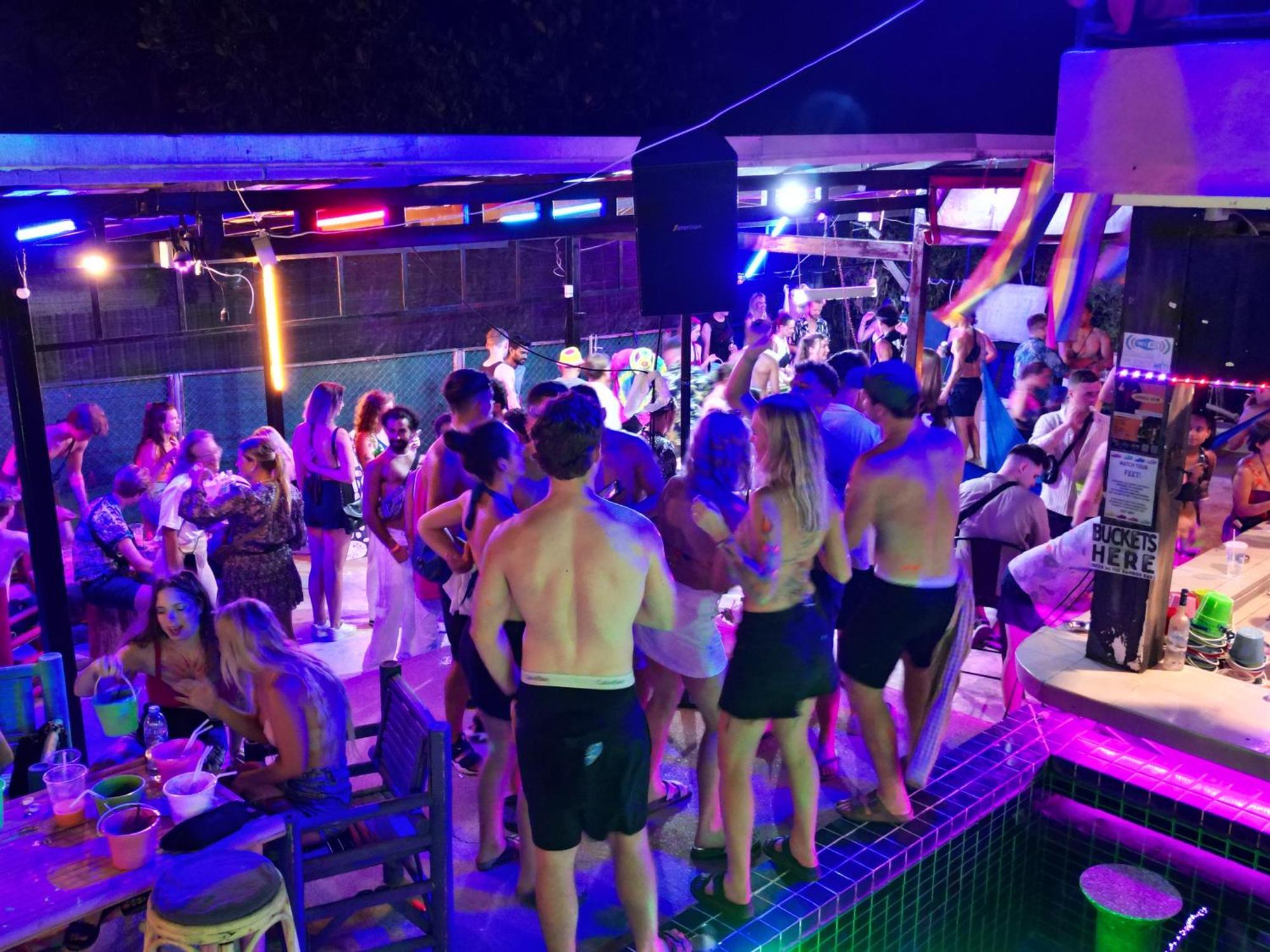 Wet! A Pool Party Hostel By Wild & Wandering 哈林海滩 外观 照片