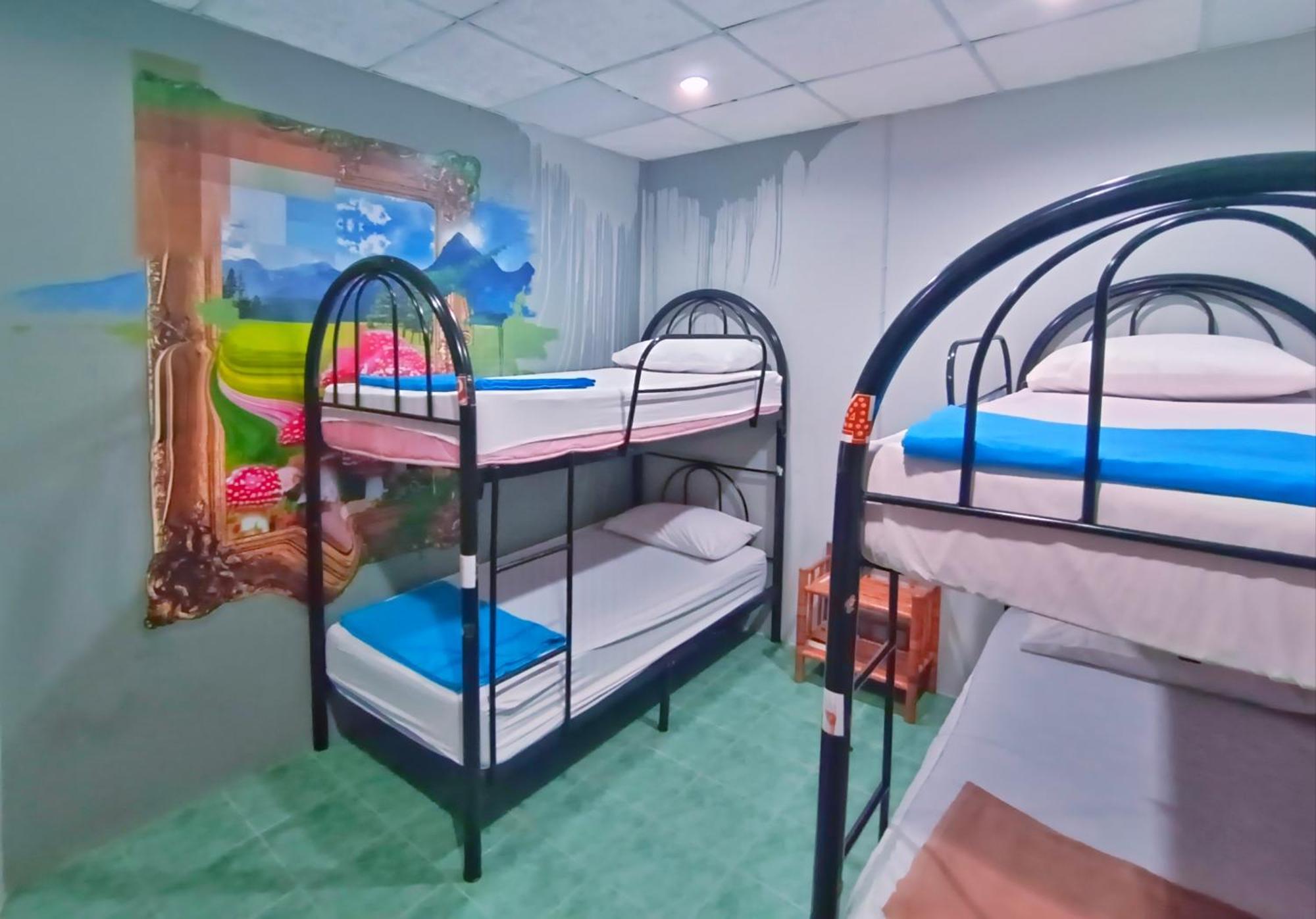 Wet! A Pool Party Hostel By Wild & Wandering 哈林海滩 客房 照片