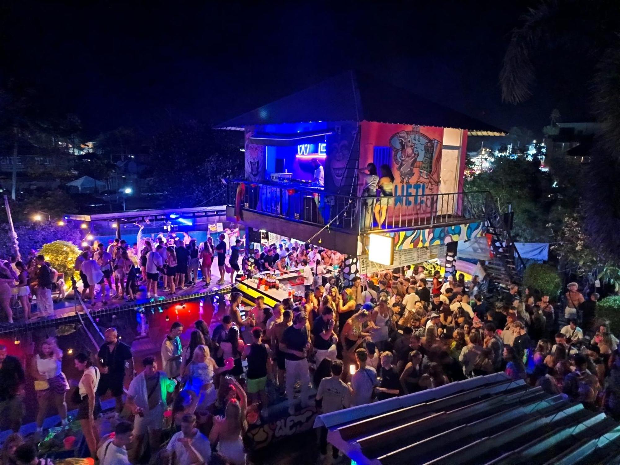 Wet! A Pool Party Hostel By Wild & Wandering 哈林海滩 外观 照片