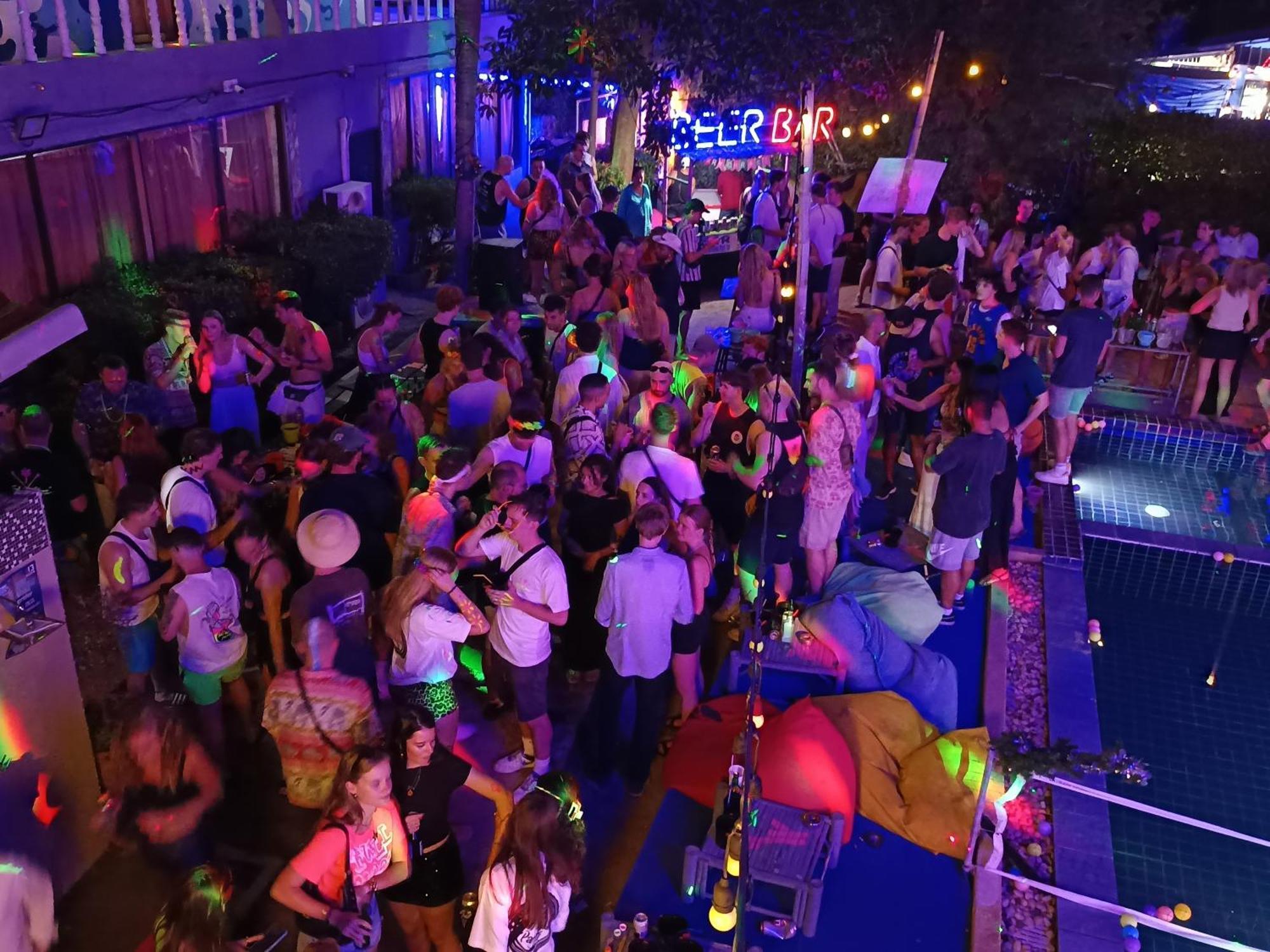Wet! A Pool Party Hostel By Wild & Wandering 哈林海滩 外观 照片